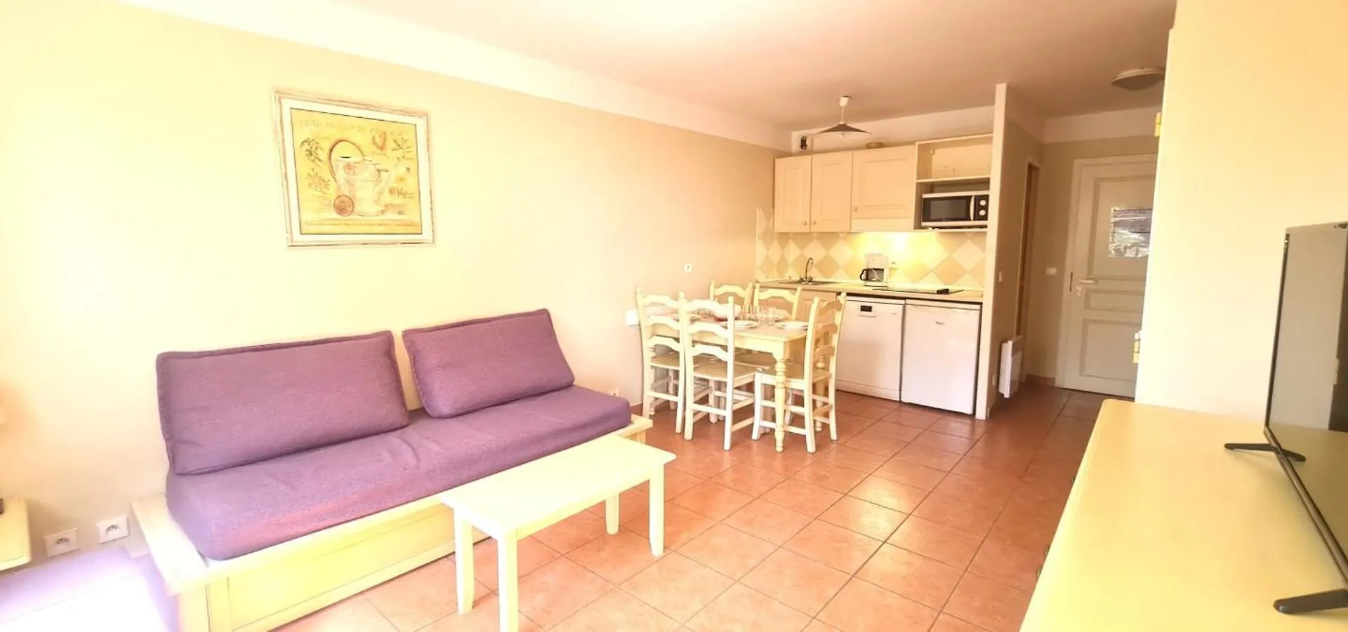 Apartment With Sea View In 로크부른수르알젠스