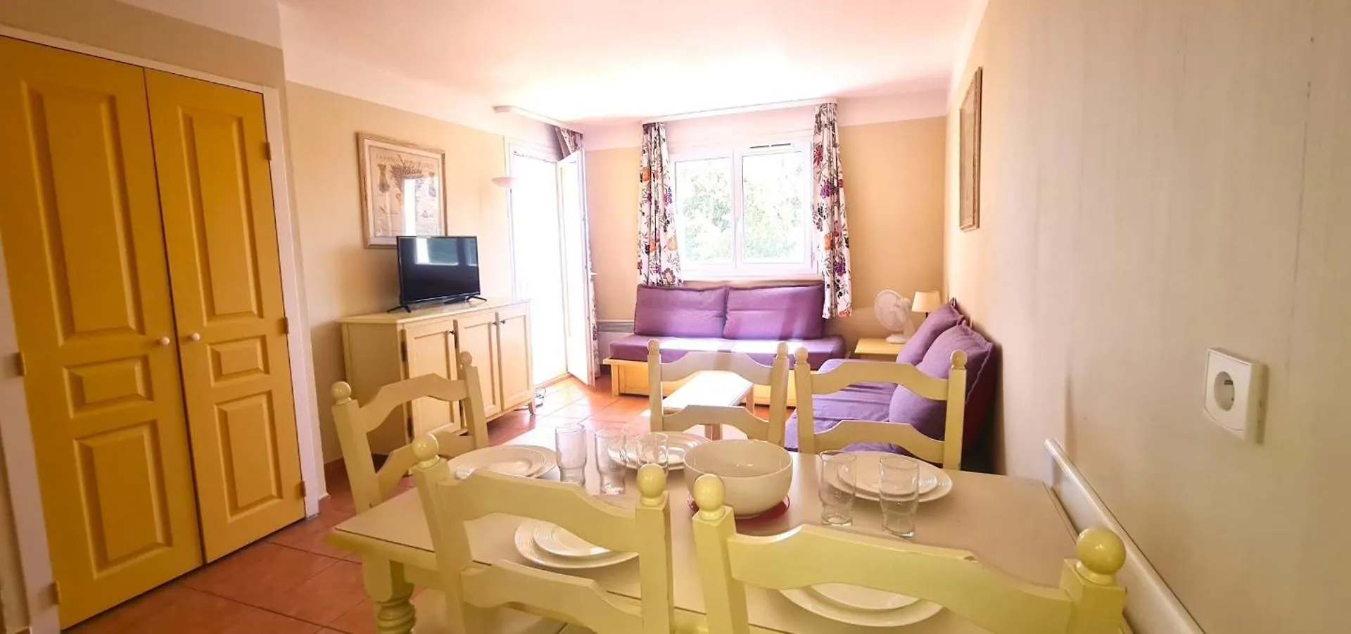 Apartment With Sea View In 로크부른수르알젠스