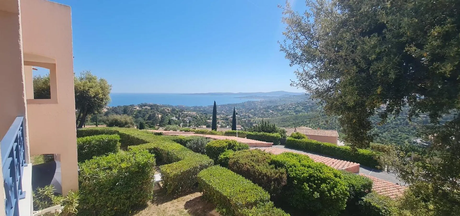 Apartment With Sea View In Roquebrune-Sur-Argens